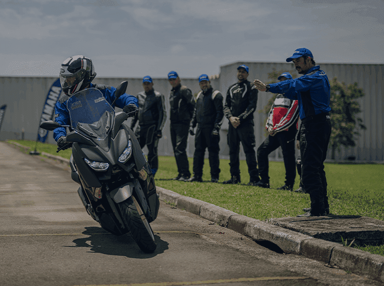 Cursos de Pilotagem Segura com Yamaha