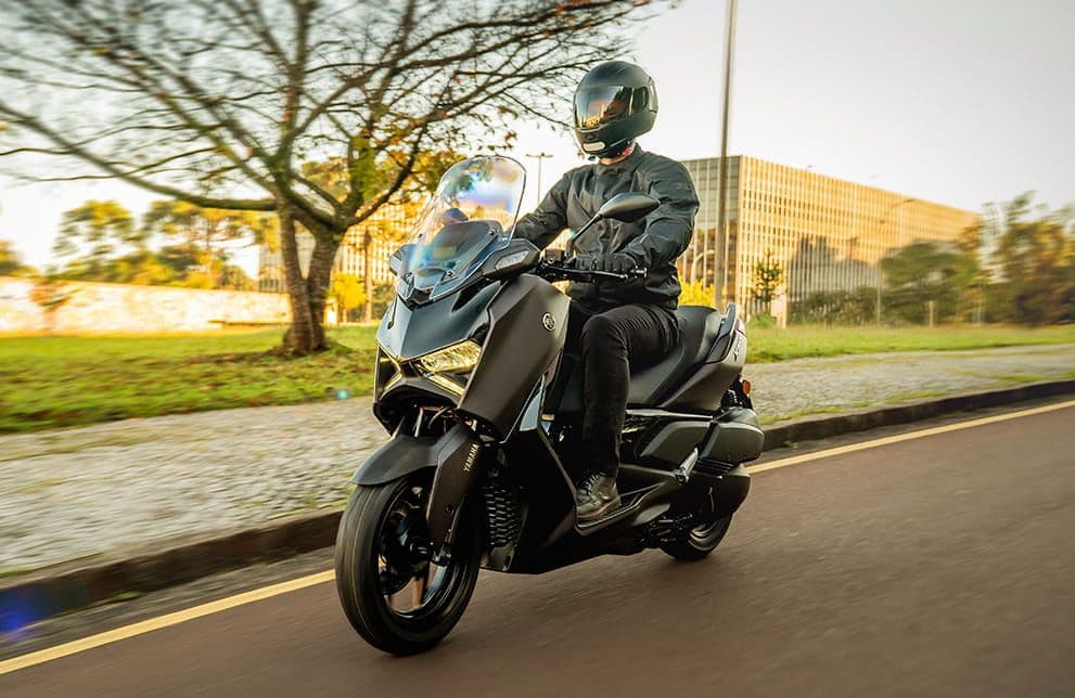 ELEGÂNCIA EM MOVIMENTO